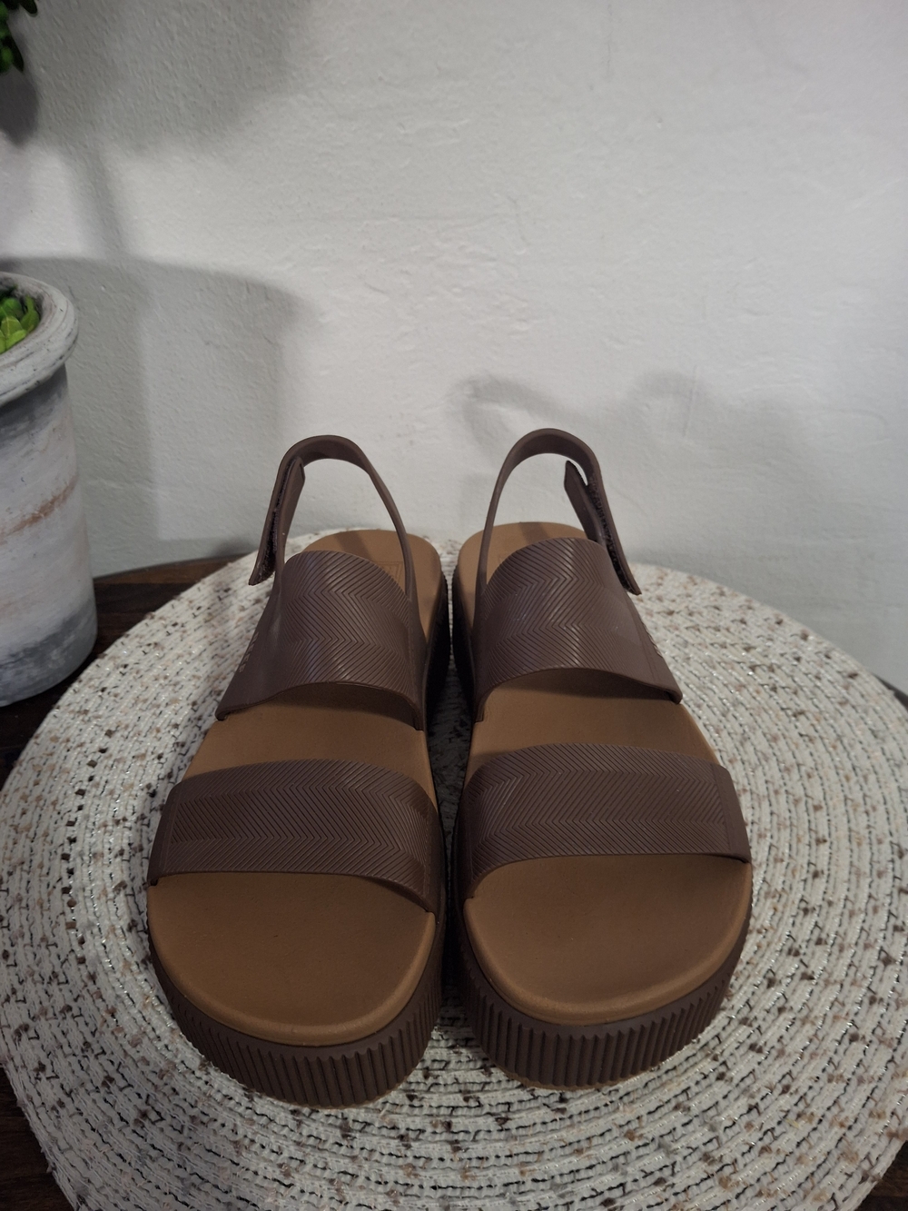 REEF Women's Water Vista Brown Higher Sandals Size 5. - Picture 2 of 12